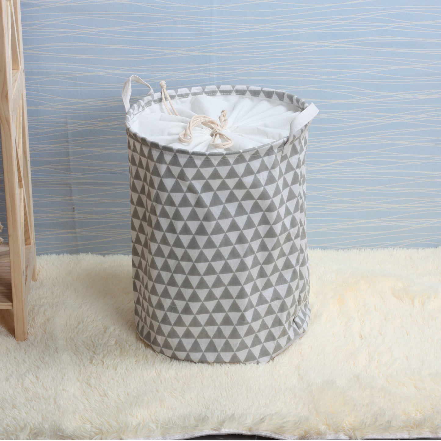 Foldable clothes storage box