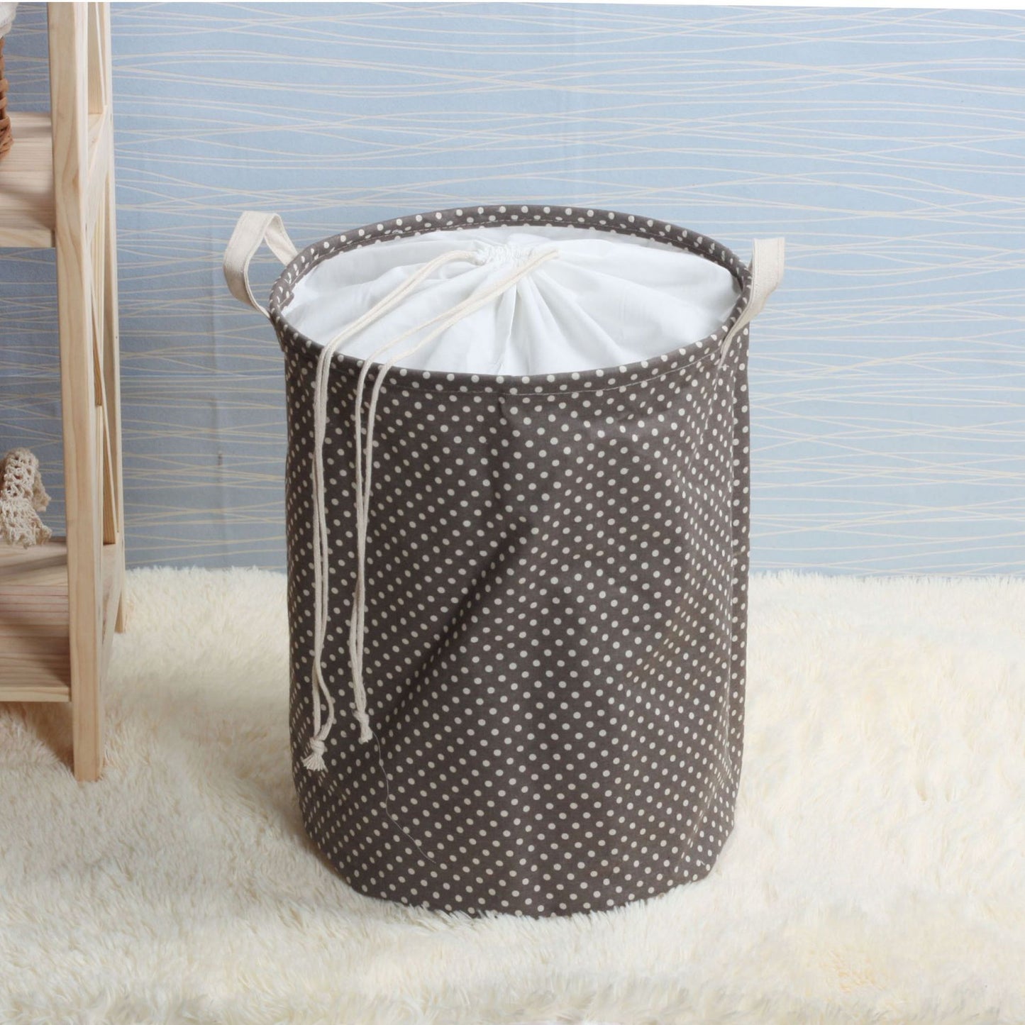 Foldable clothes storage box